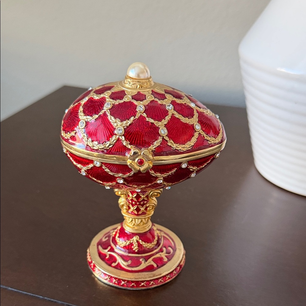 Krischerco Imperial Egg Red and Gold Enamel trinket box